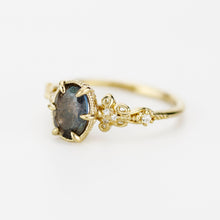 Load image into Gallery viewer, labradorite engagement ring, labradorite gold ring, oval ring diamond, labradorite and diamond ring, 18k vintage ring