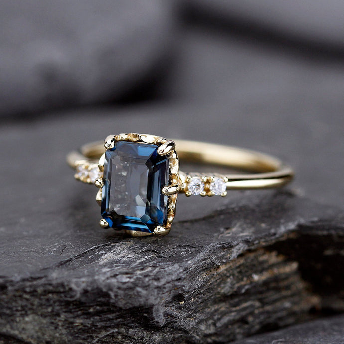 Guide for buying blue topaz rings | is topaz expensive?