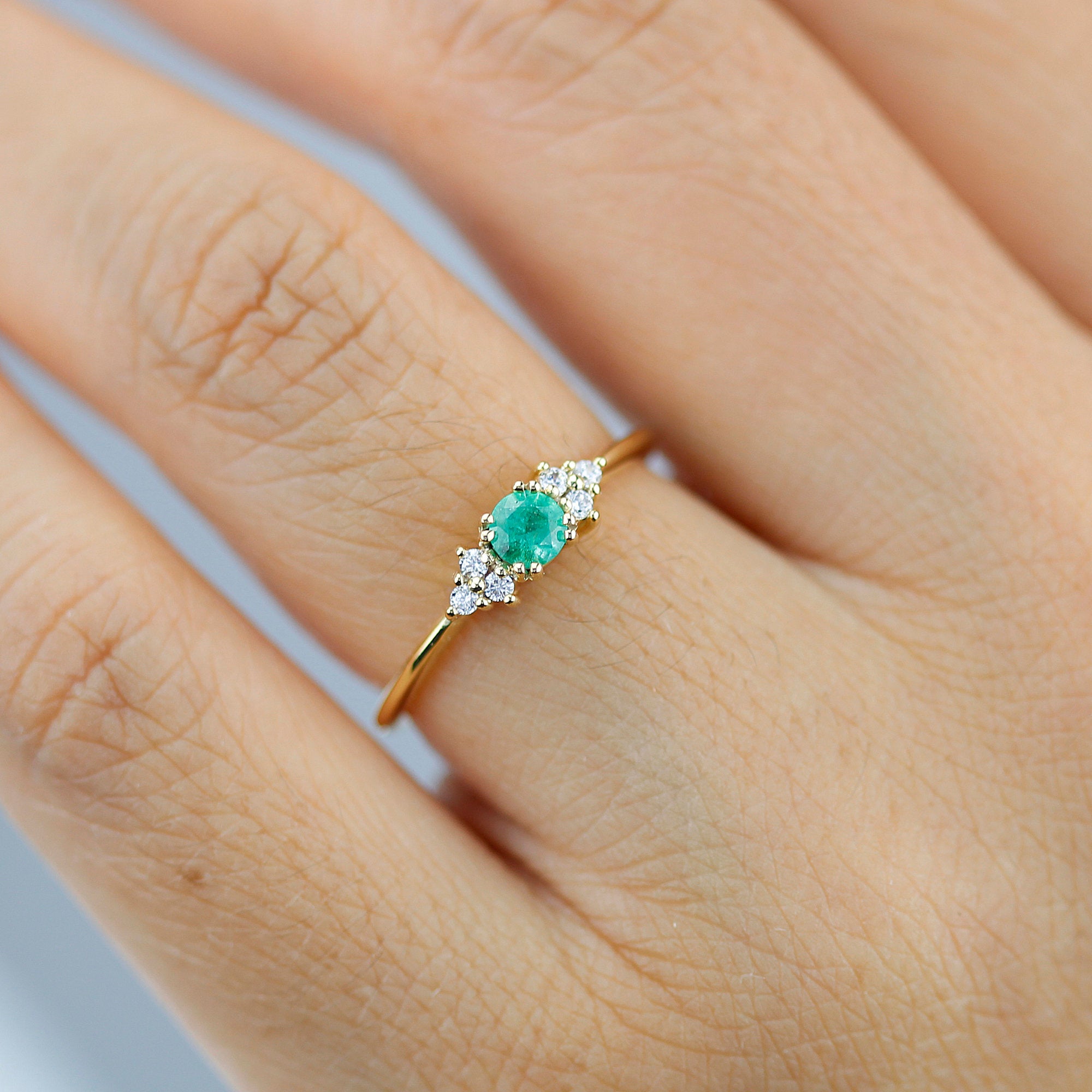 Contemporary Natural Emerald & Diamond Ring 18 Carat Yellow Gold – Imperial  Jewellery