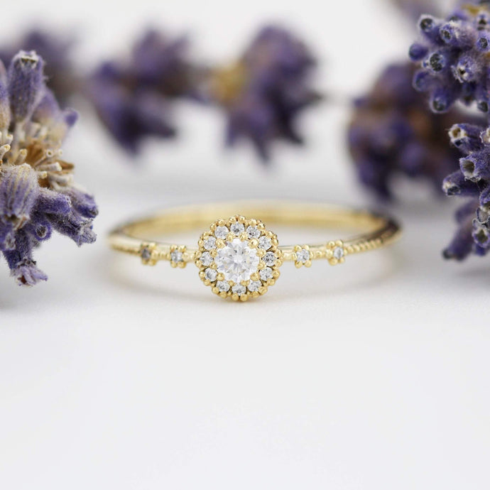 Buy premium halo engagement ring white diamond at – NOOI JEWELRY